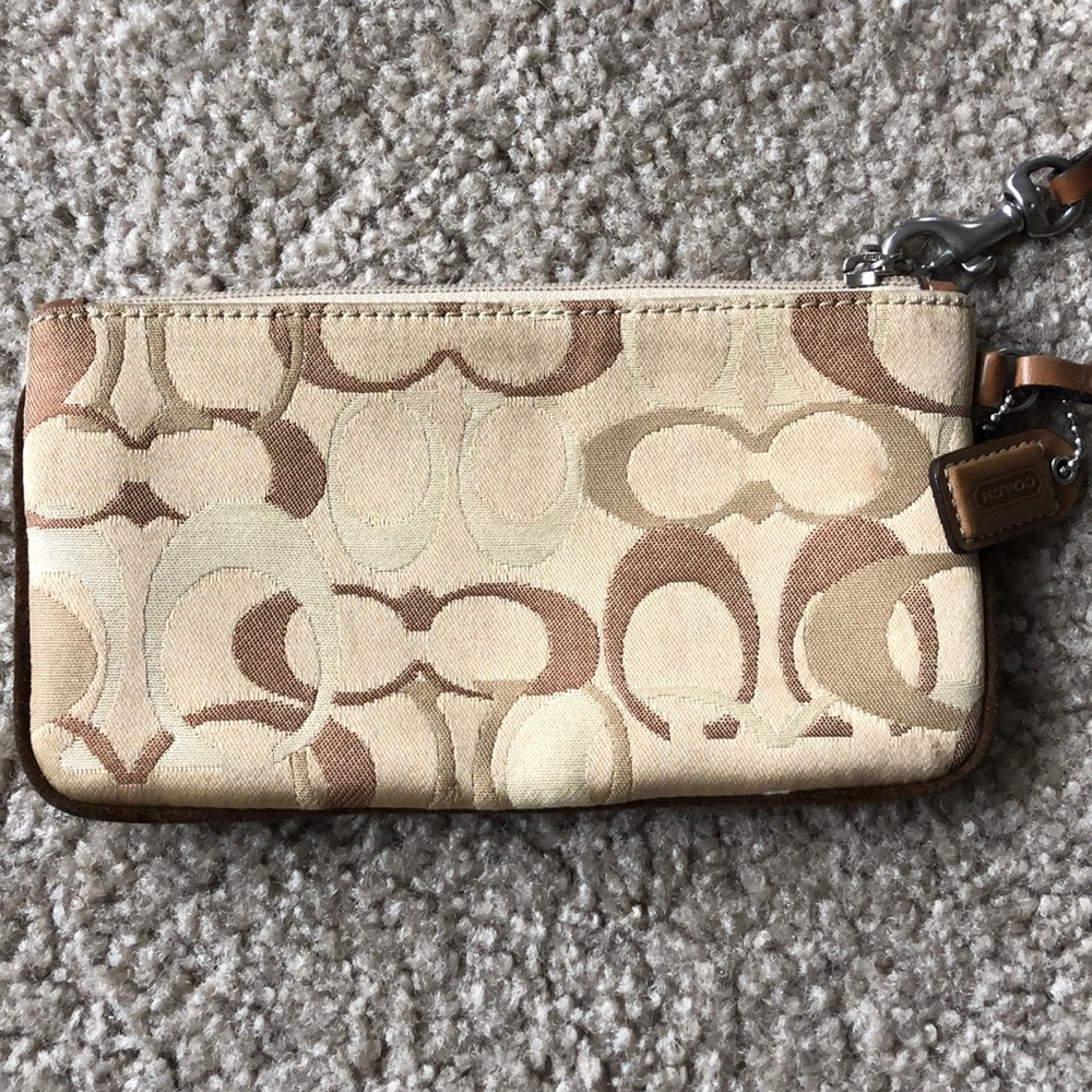 Coach Wristlet - Picture 3 of 4
